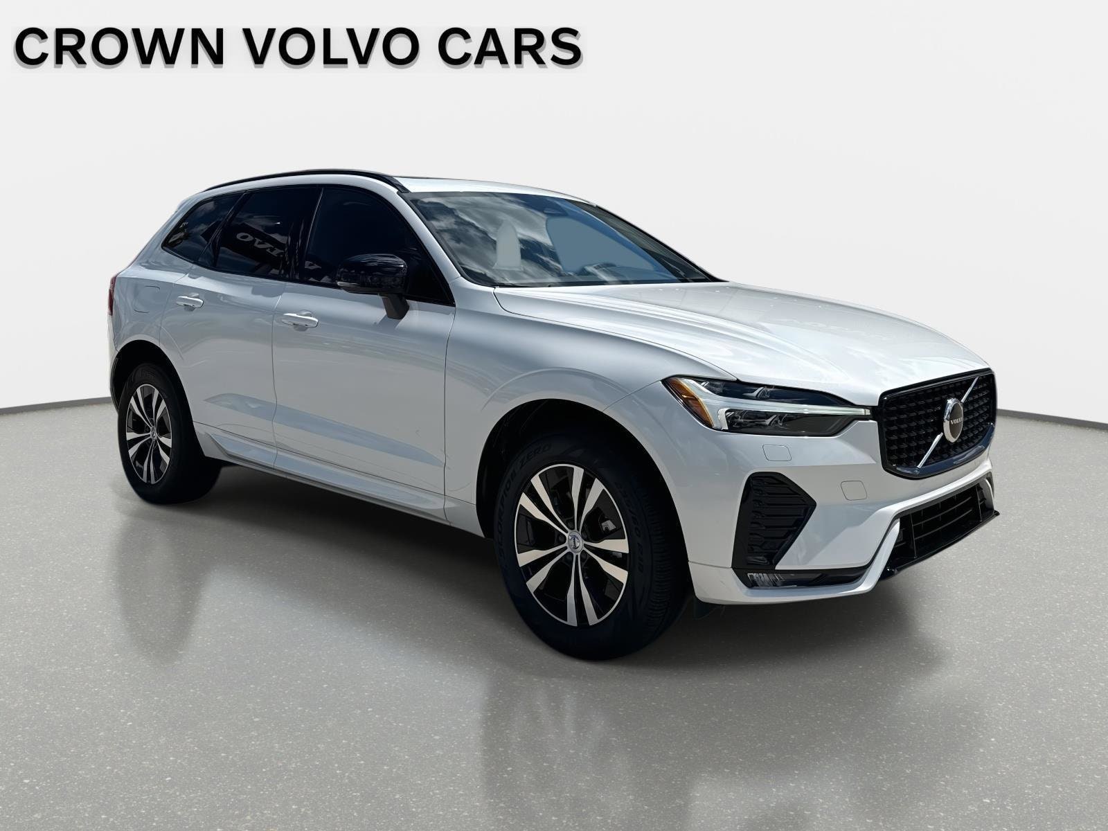 2025 Volvo XC60 Core's photo