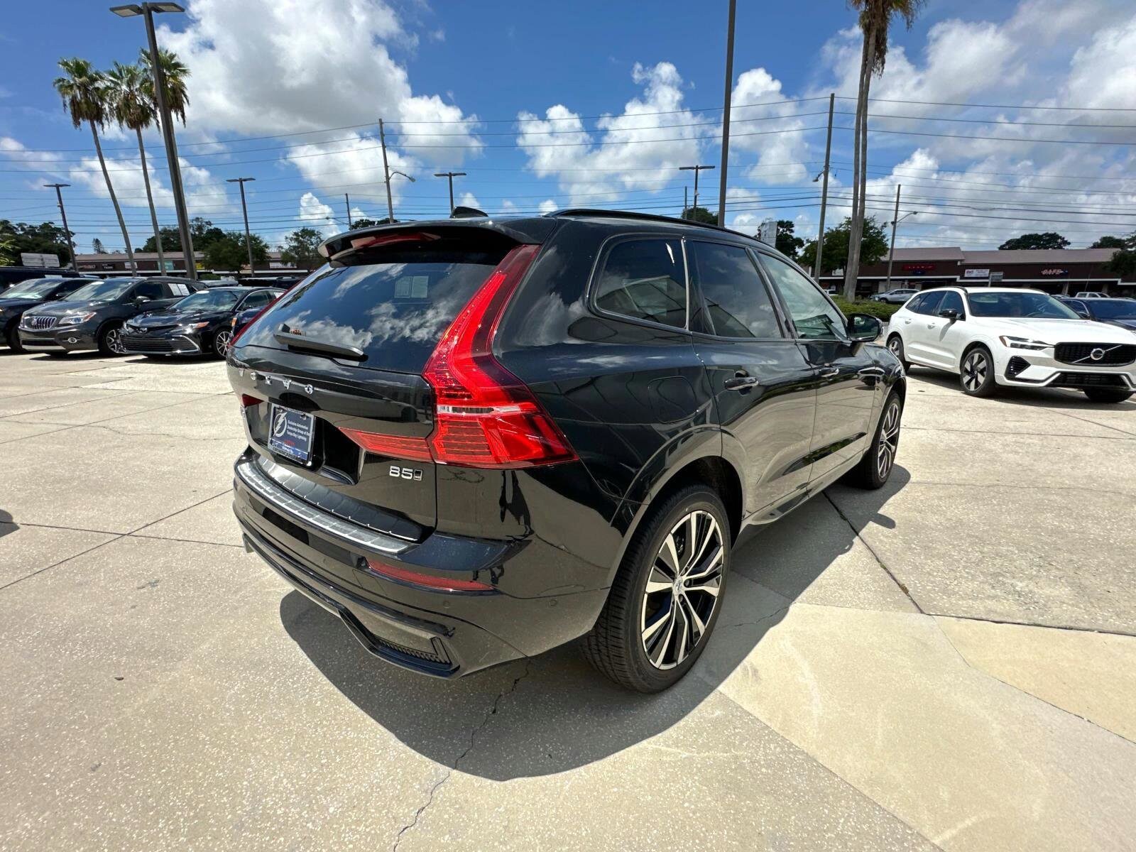 2025 Volvo XC60 B5 Plus photo 3