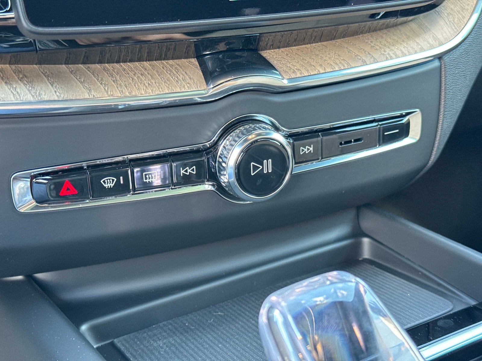 2026 Volvo XC60 Plus - Photo 24