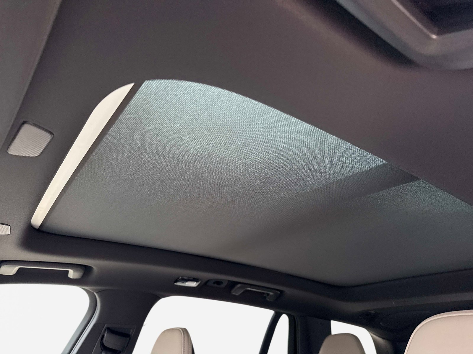 2026 Volvo XC90 Plus - Photo 18
