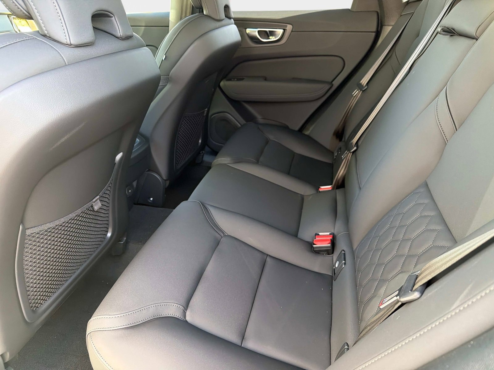 2026 Volvo XC60 Plus - Photo 11
