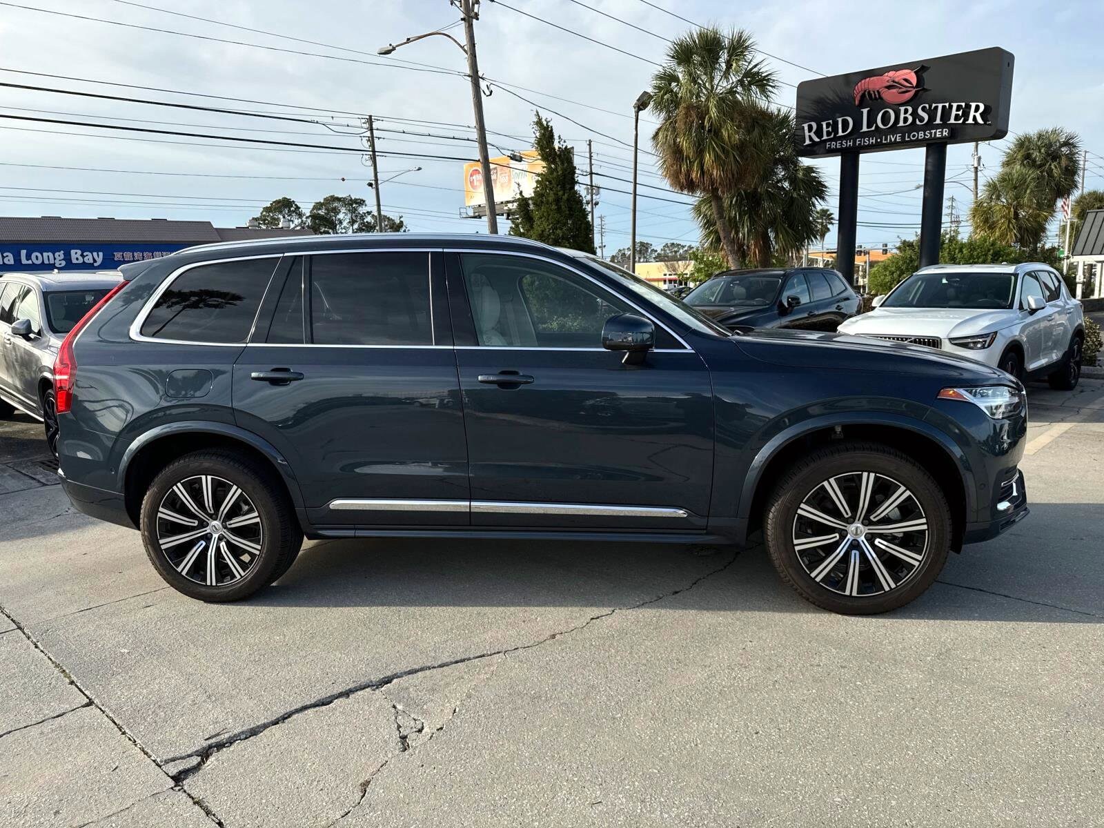 2025 Volvo XC90 Plus photo 3