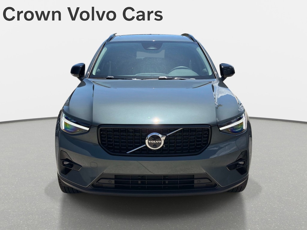 New 2026 Volvo XC40 B5 Plus SUV