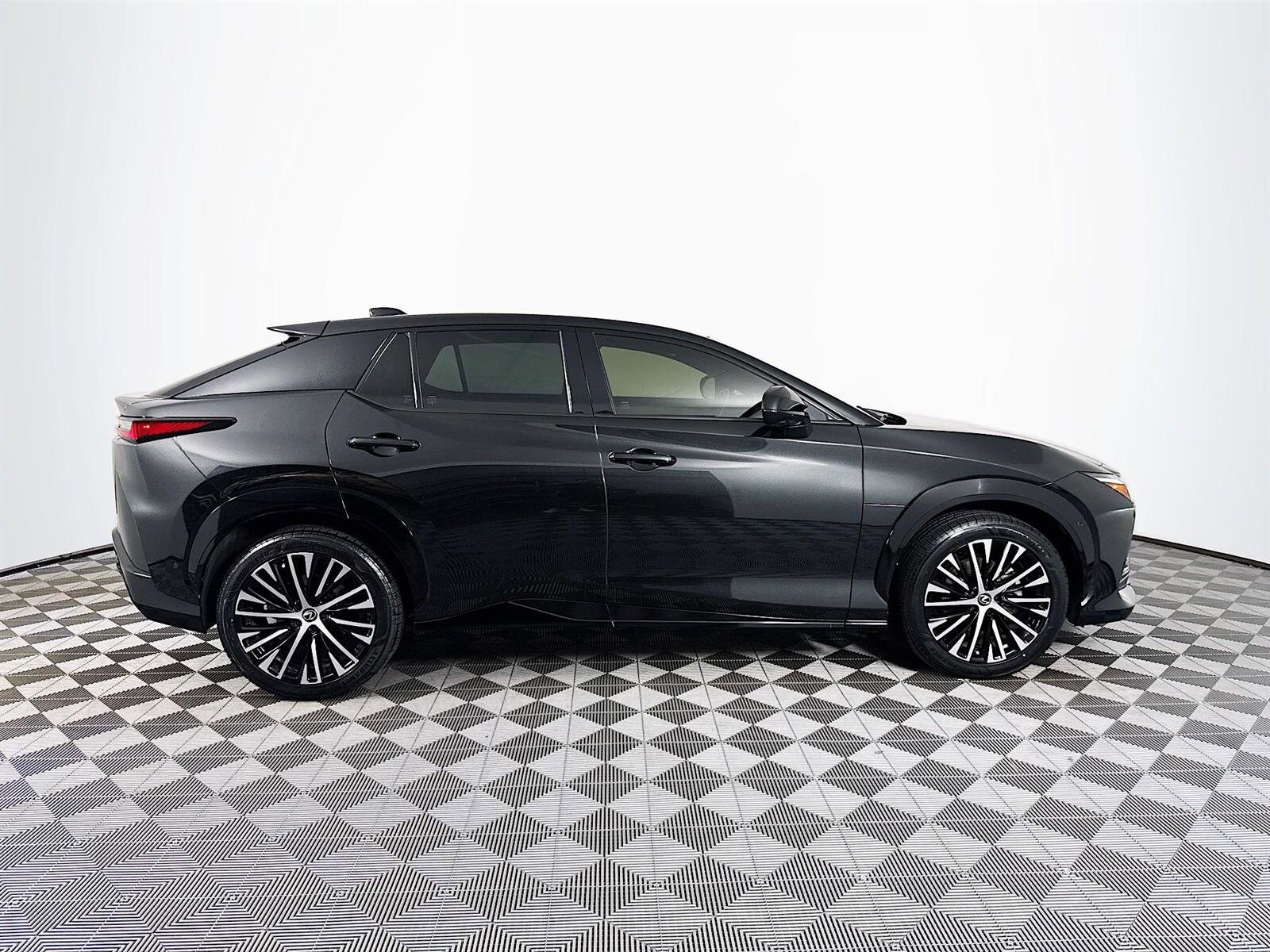 2024 Lexus RZ 450e Premium photo 4