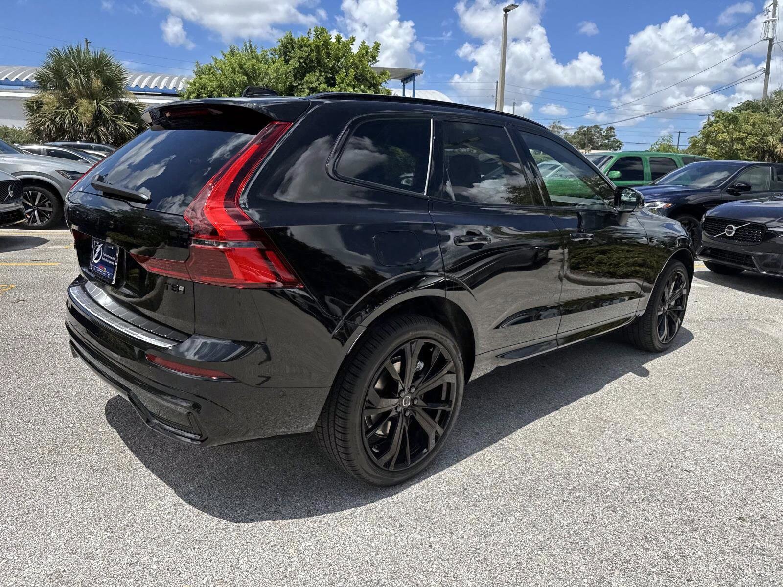 2026 Volvo XC60 T8 Black Edition photo 2