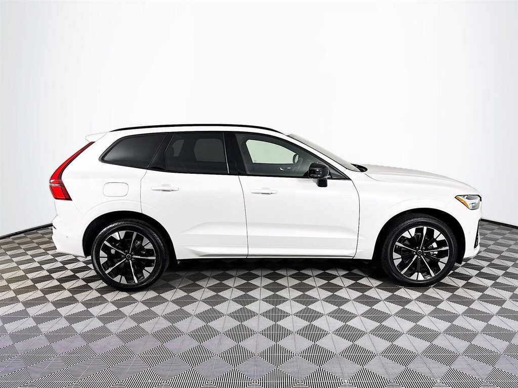 New 2026 Volvo XC60 B5 Plus SUV