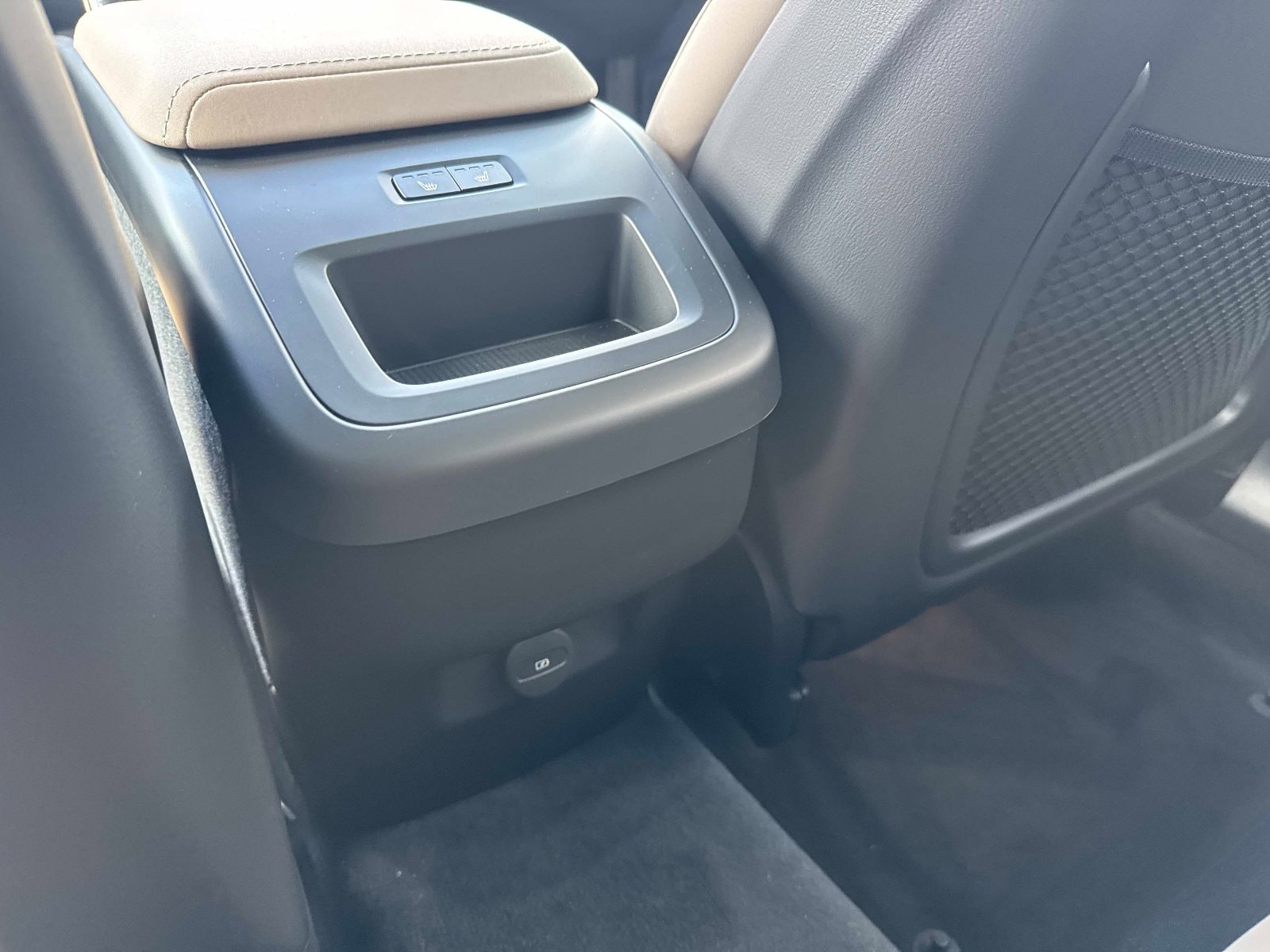 2026 Volvo XC60 Plus - Photo 14