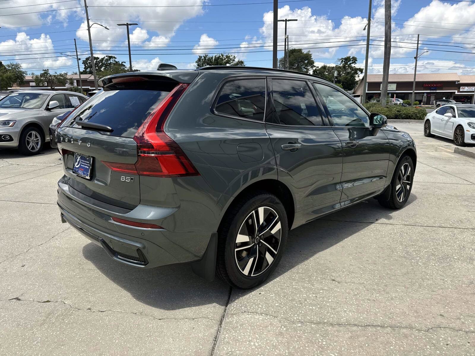 2026 Volvo XC60 B5 Core photo 2