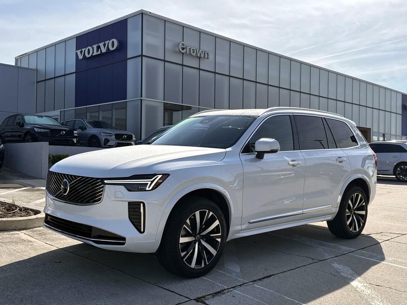 2026 Volvo XC90 Core's photo