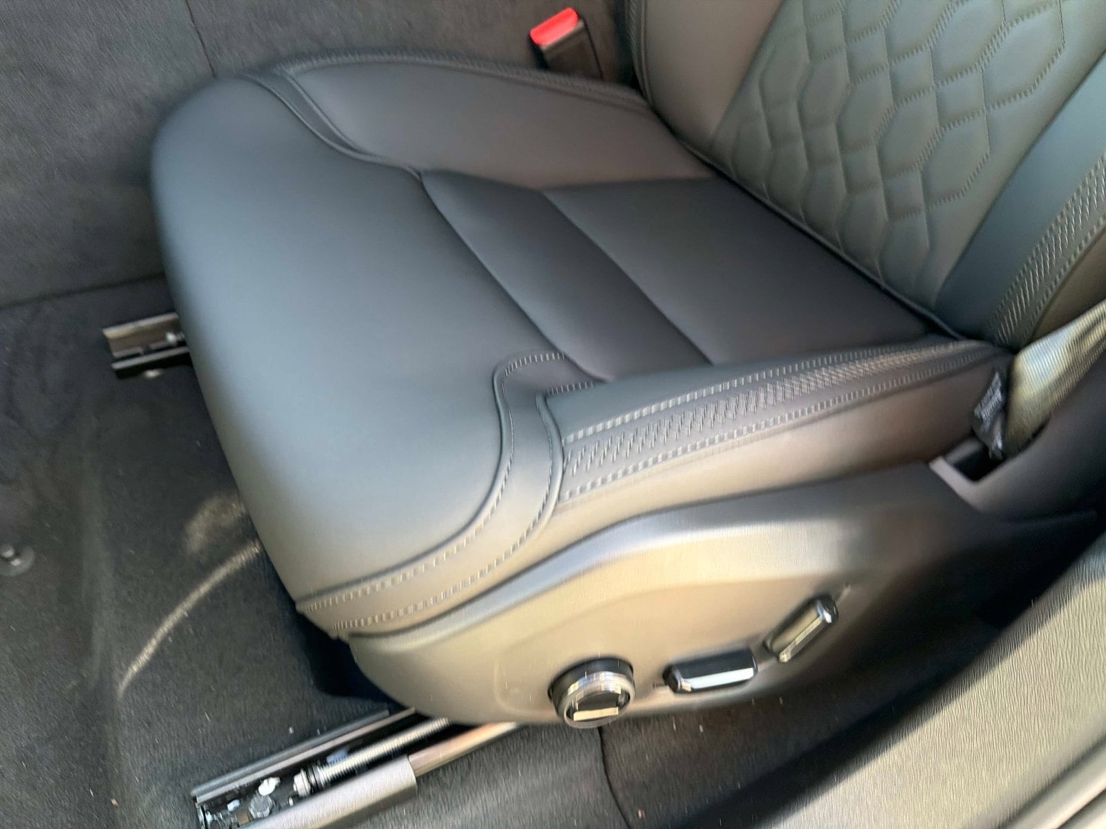 2026 Volvo XC60 Plus - Photo 15