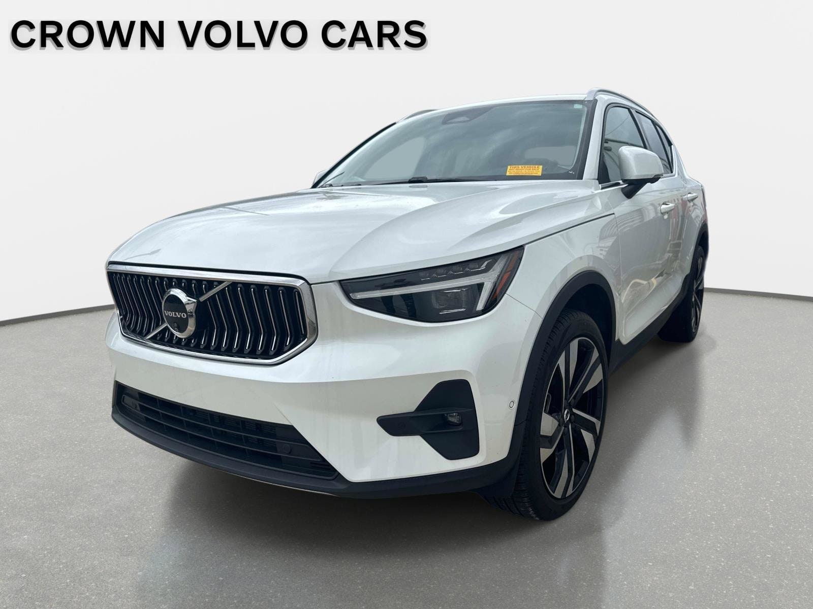 2025 Volvo XC40 B5 Ultra Bright AWD's photo