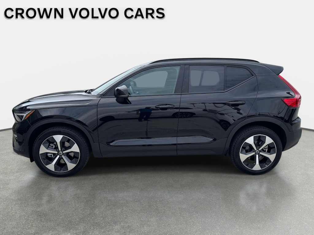 Used 2026 Volvo XC40 B5 Plus SUV