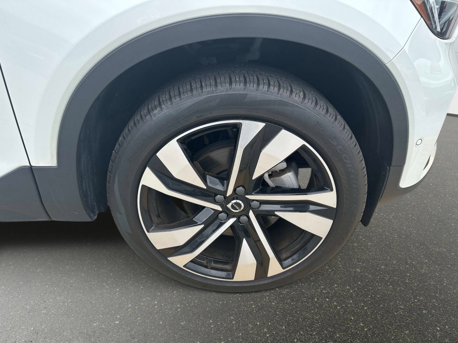 2025 Volvo XC40 Ultra - Photo 6