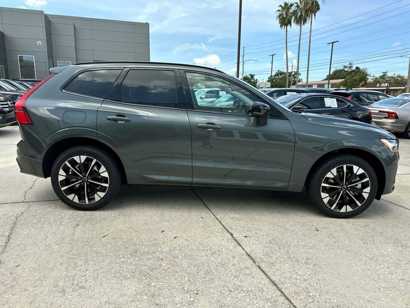 2026 Volvo XC60 Hybrid T8 Plus photo 2