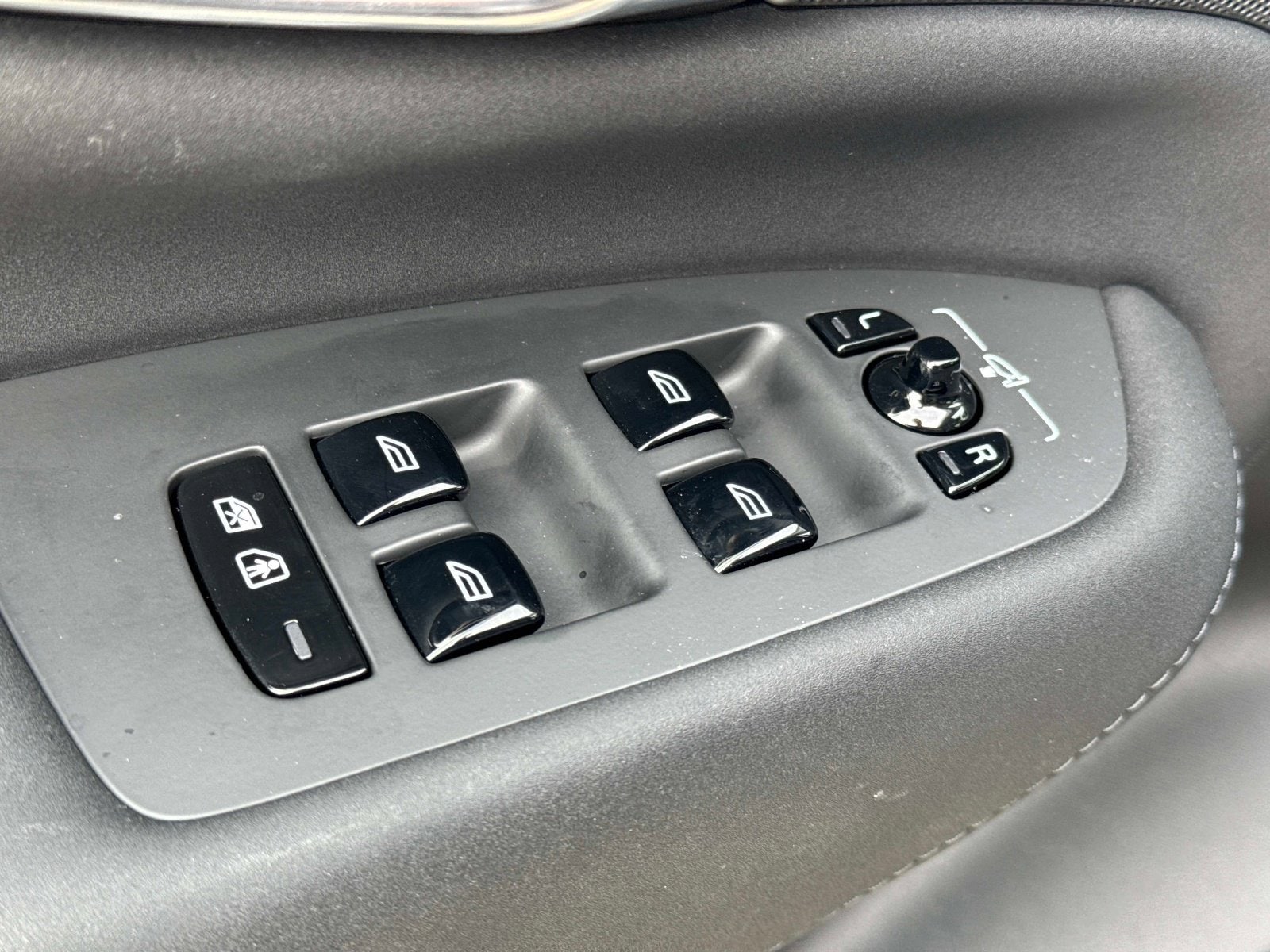 2026 Volvo XC90 Core - Photo 13