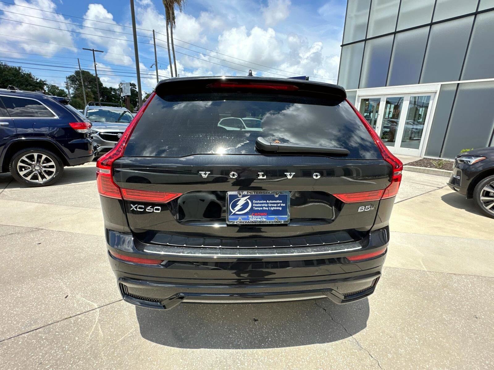 2025 Volvo XC60 B5 Plus photo 4