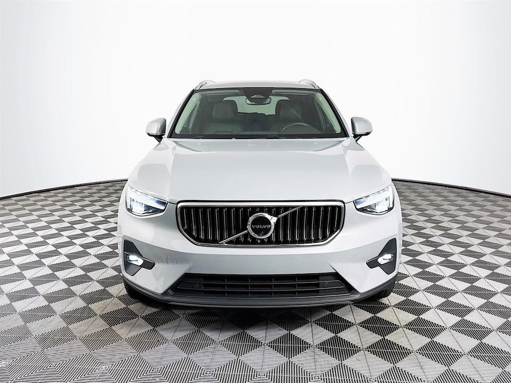 Used 2024 Volvo XC40 B5 Plus Bright SUV