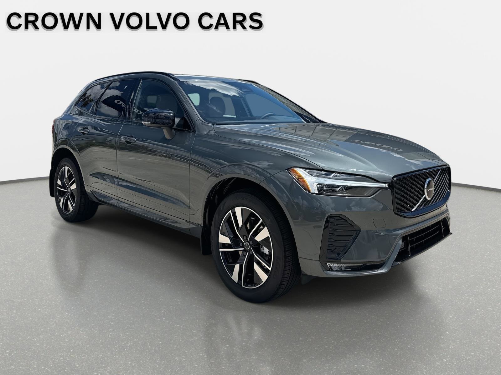 2026 Volvo XC60 Core's photo