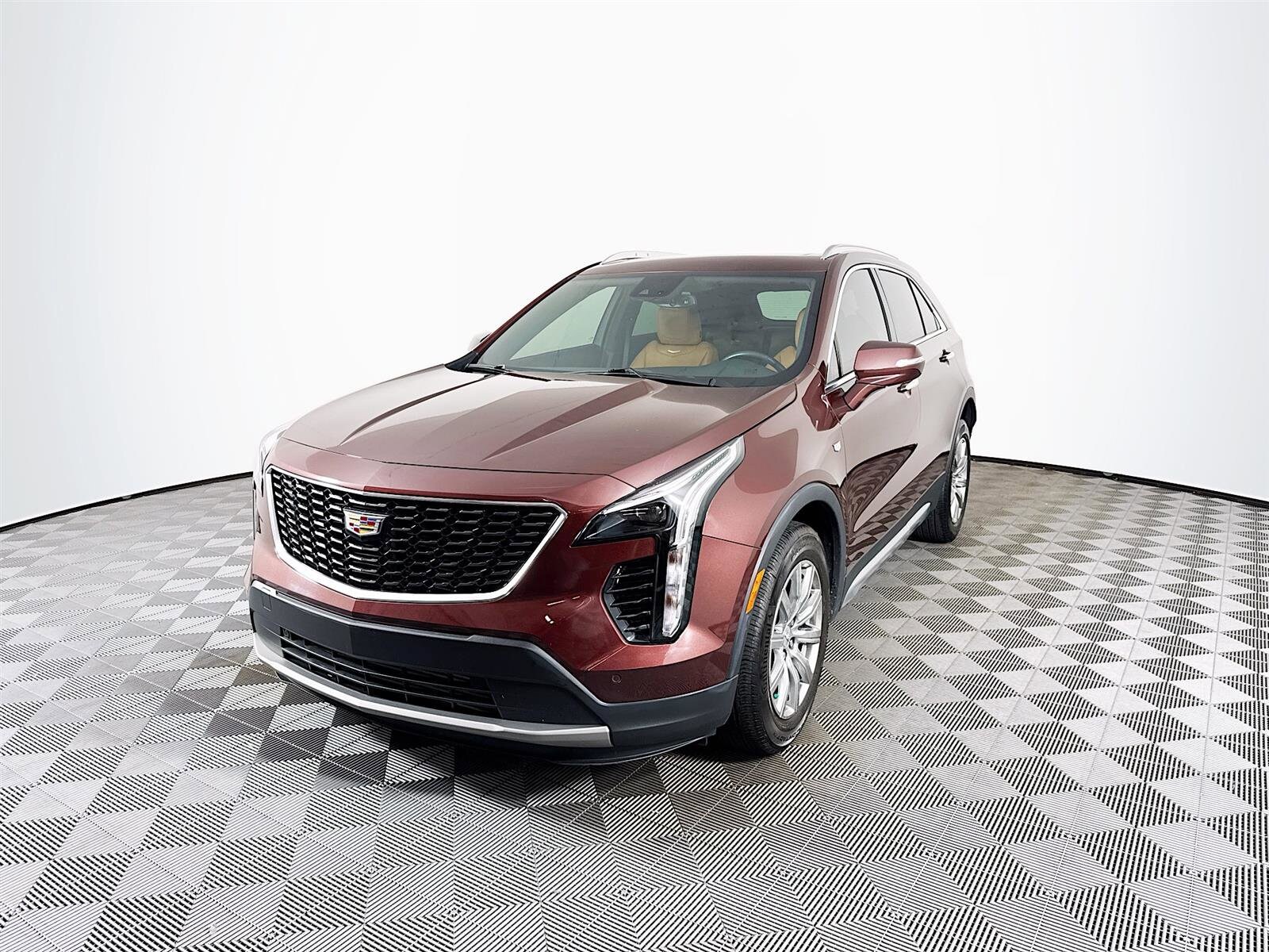 2023 Cadillac XT4 Premium Luxury photo 3