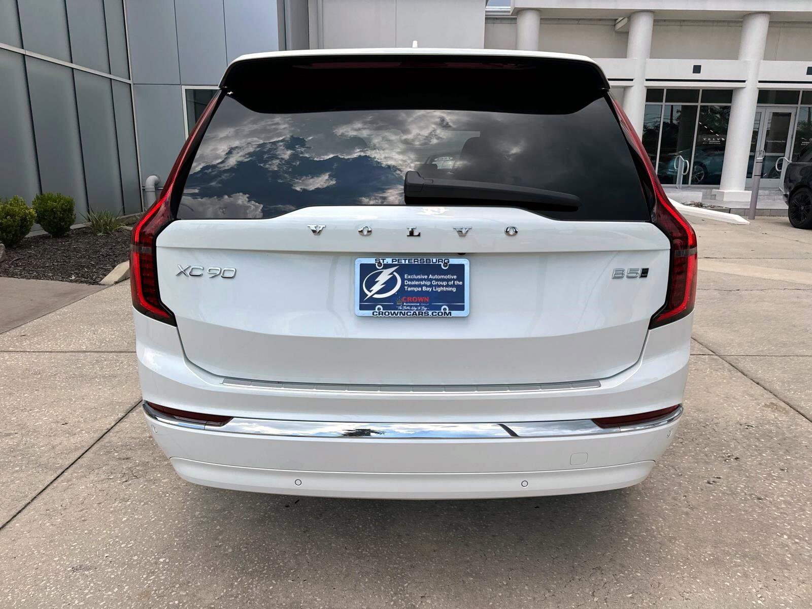 2026 Volvo XC90 B5 Plus photo 4