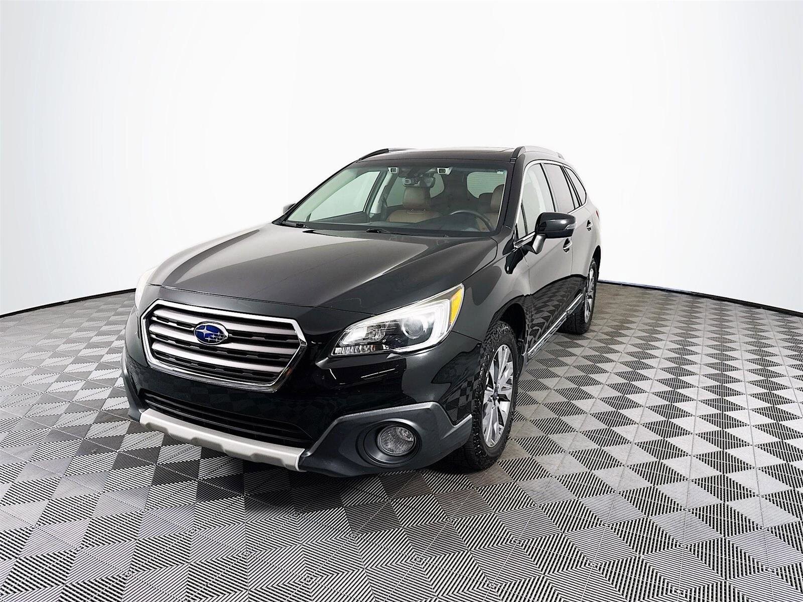 2017 Subaru Outback 3.6R Touring photo 3
