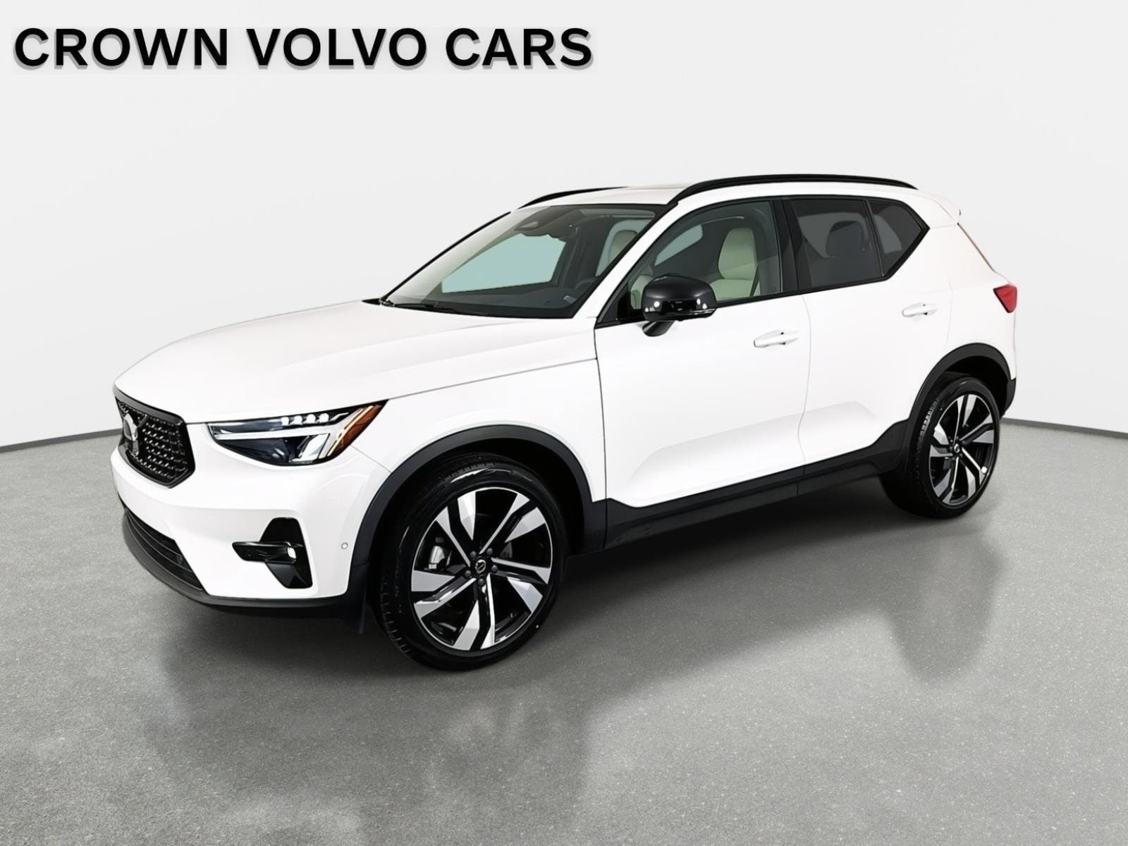 2023 Volvo XC40 Plus's photo