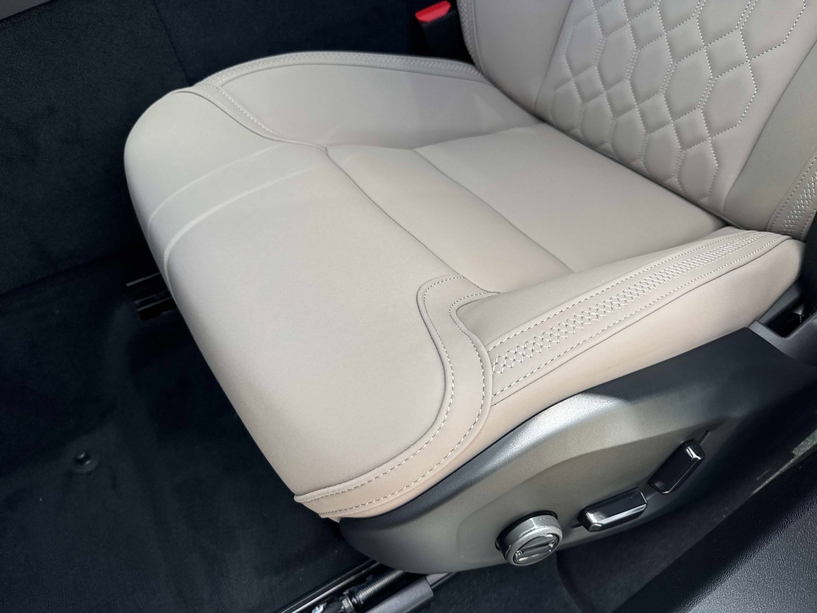 2026 Volvo XC60 Core - Photo 17