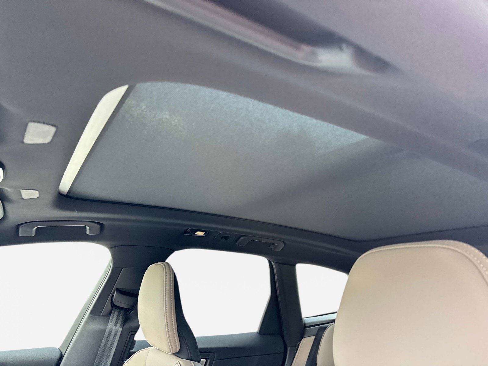 2026 Volvo XC60 Plus - Photo 18