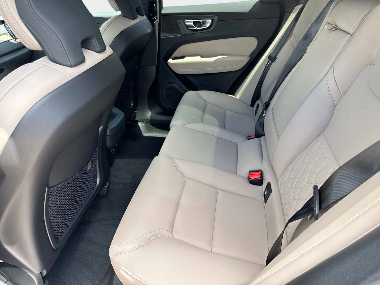2026 Volvo XC60 Core - Photo 12