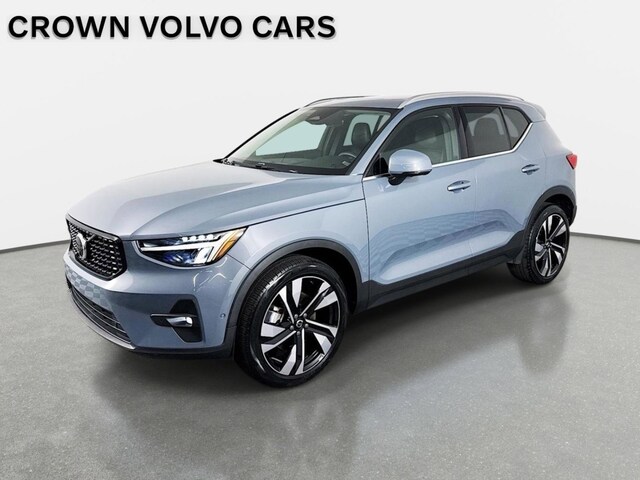 2023 Volvo XC40 B5 AWD Plus Bright SUV