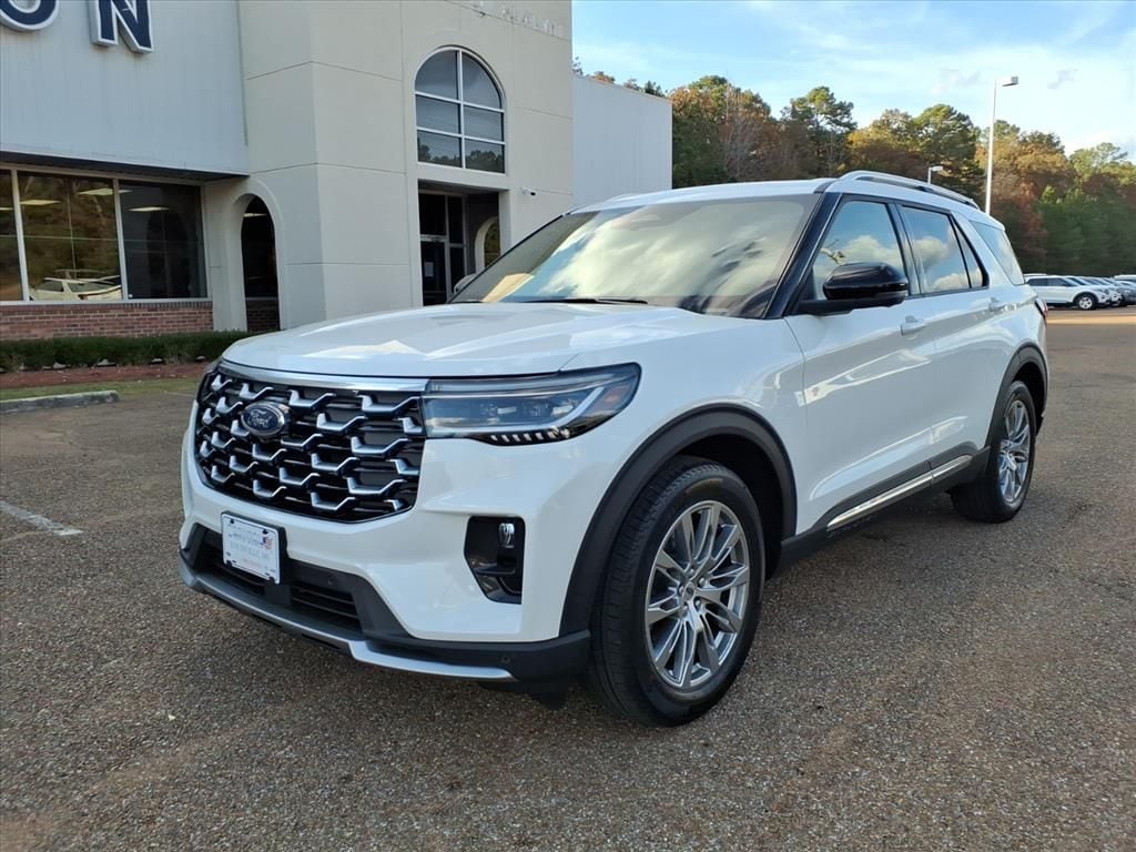 2026 Ford Explorer Platinum's photo