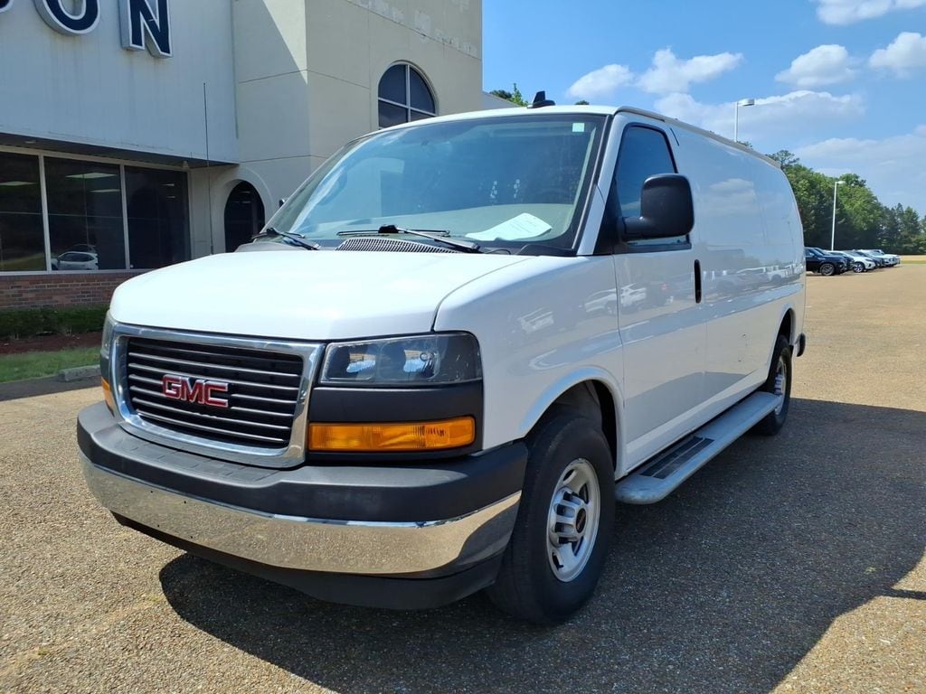 2024 GMC Savana 2500's photo