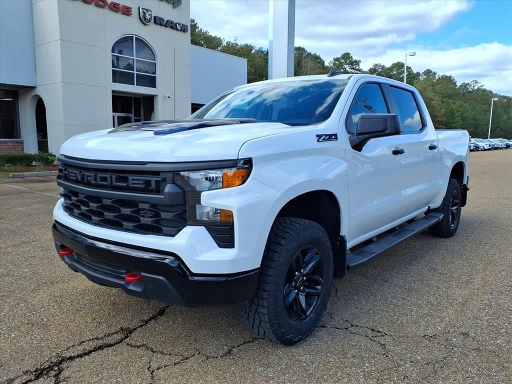 2024 Chevrolet Silverado 1500 Custom's photo