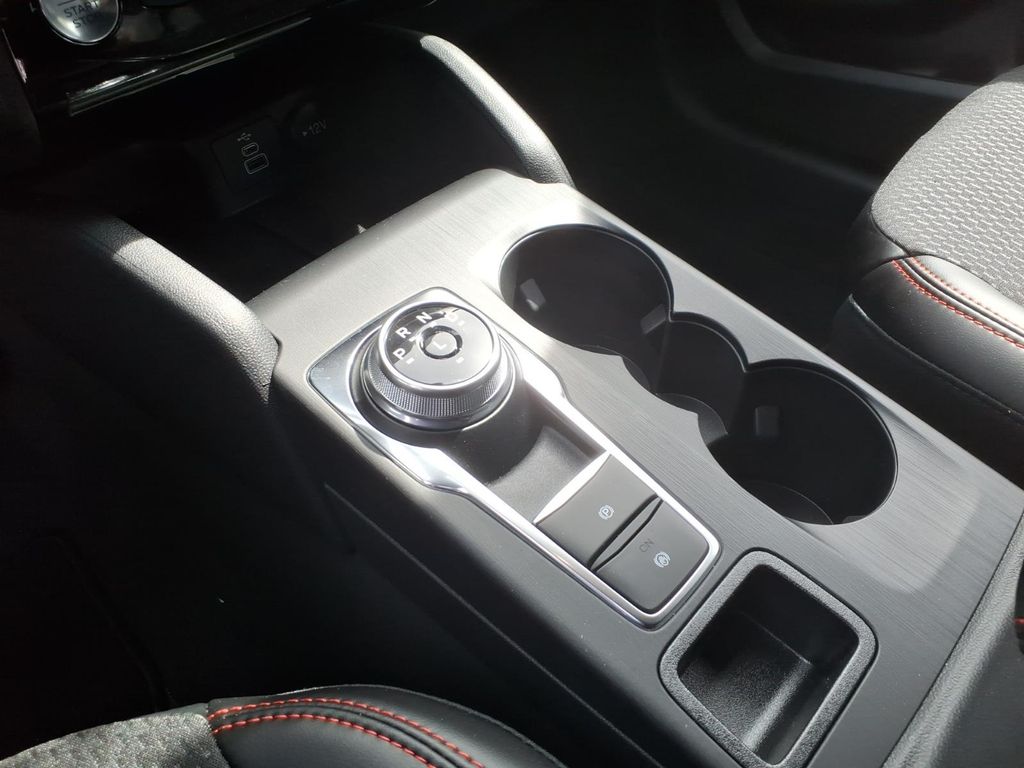 2026 Ford Escape ST-Line - Photo 16