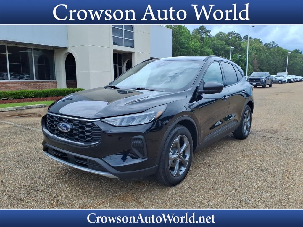 2025 Ford Escape ST-Line FWD's photo