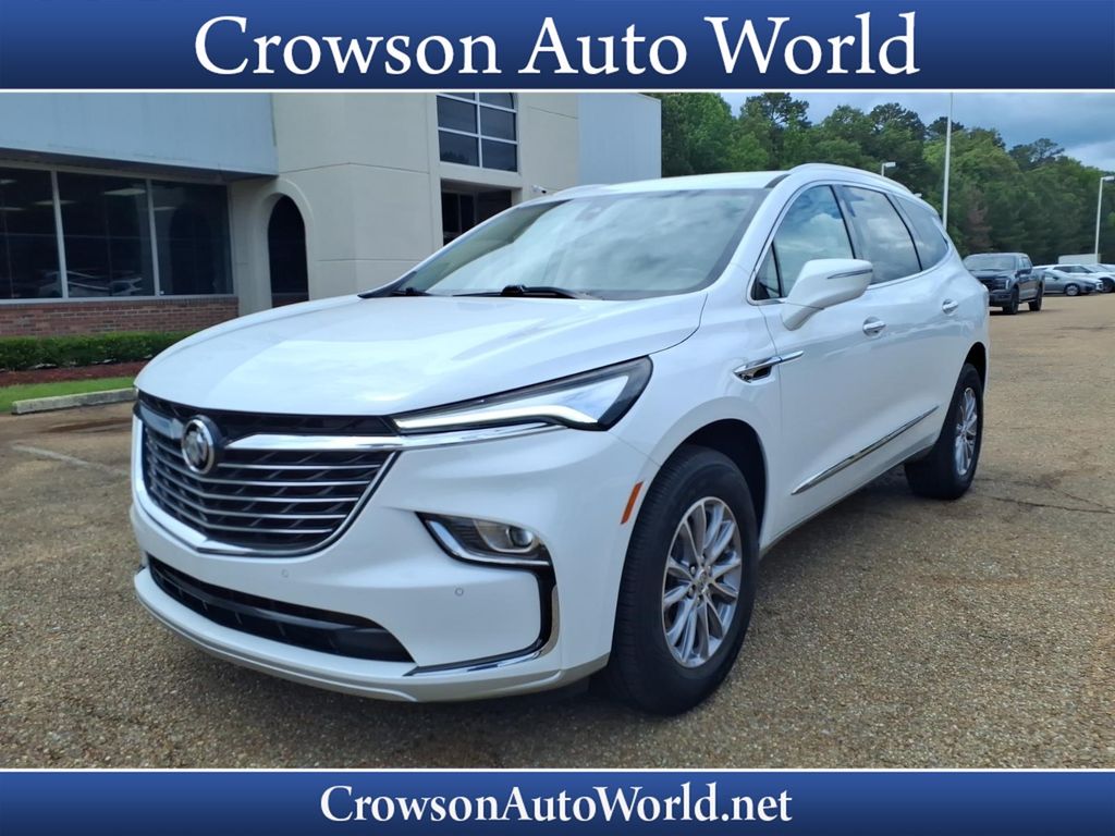 2024 Buick Enclave Essence's photo
