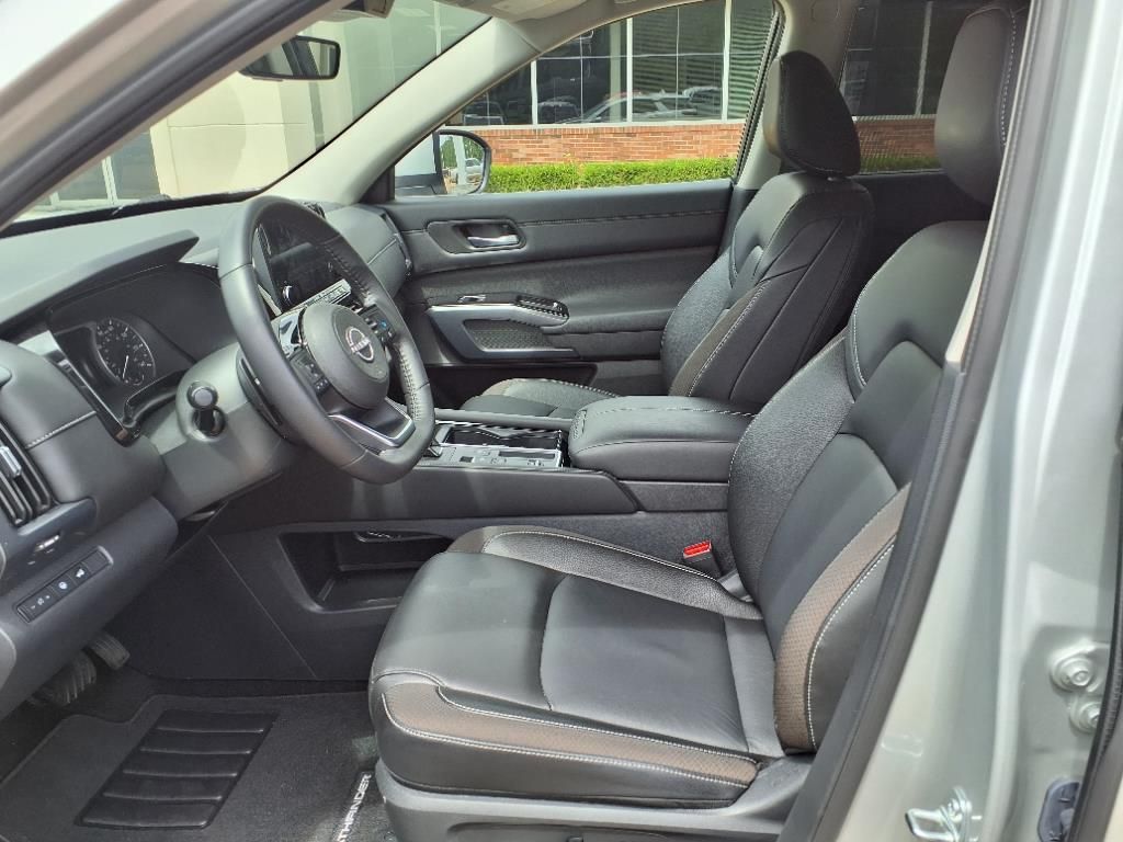 2024 Nissan Pathfinder SL - Photo 17