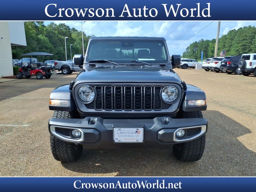 Used 2024 Jeep Gladiator Sport S Crew Cab