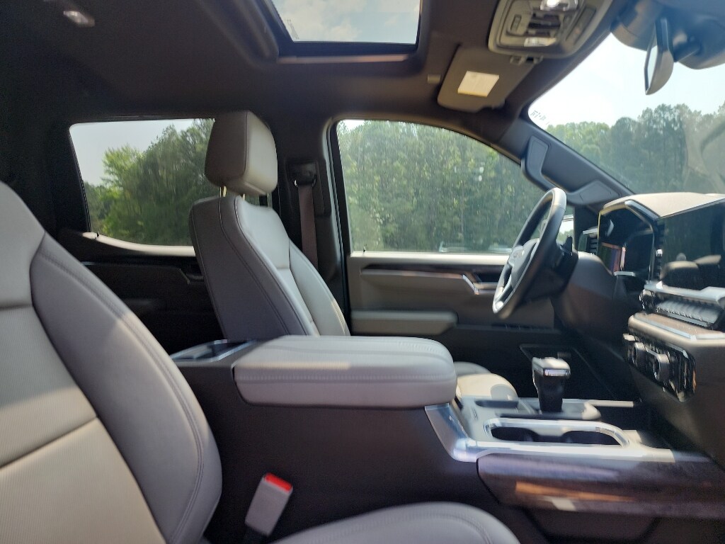 2024 Chevrolet Silverado 1500 LTZ - Photo 6