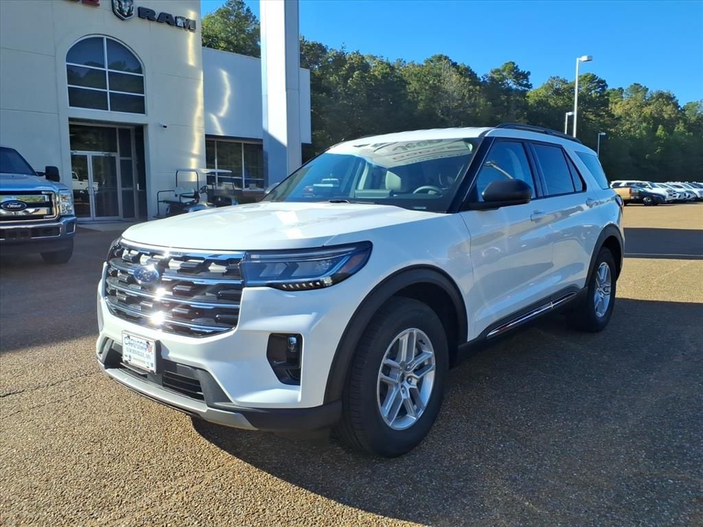 2025 Ford Explorer Active's photo