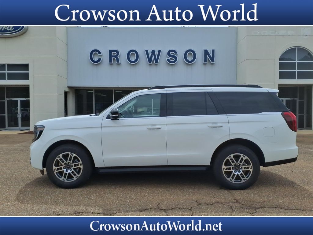 2026 Ford Expedition Active's photo