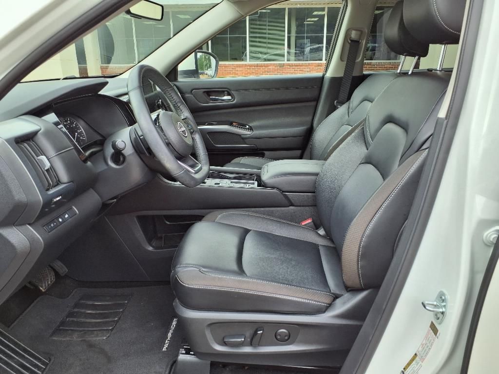 2024 Nissan Pathfinder SL - Photo 17