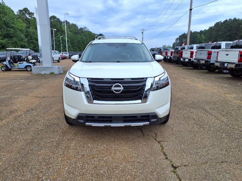 Used 2024 Nissan Pathfinder SL SUV