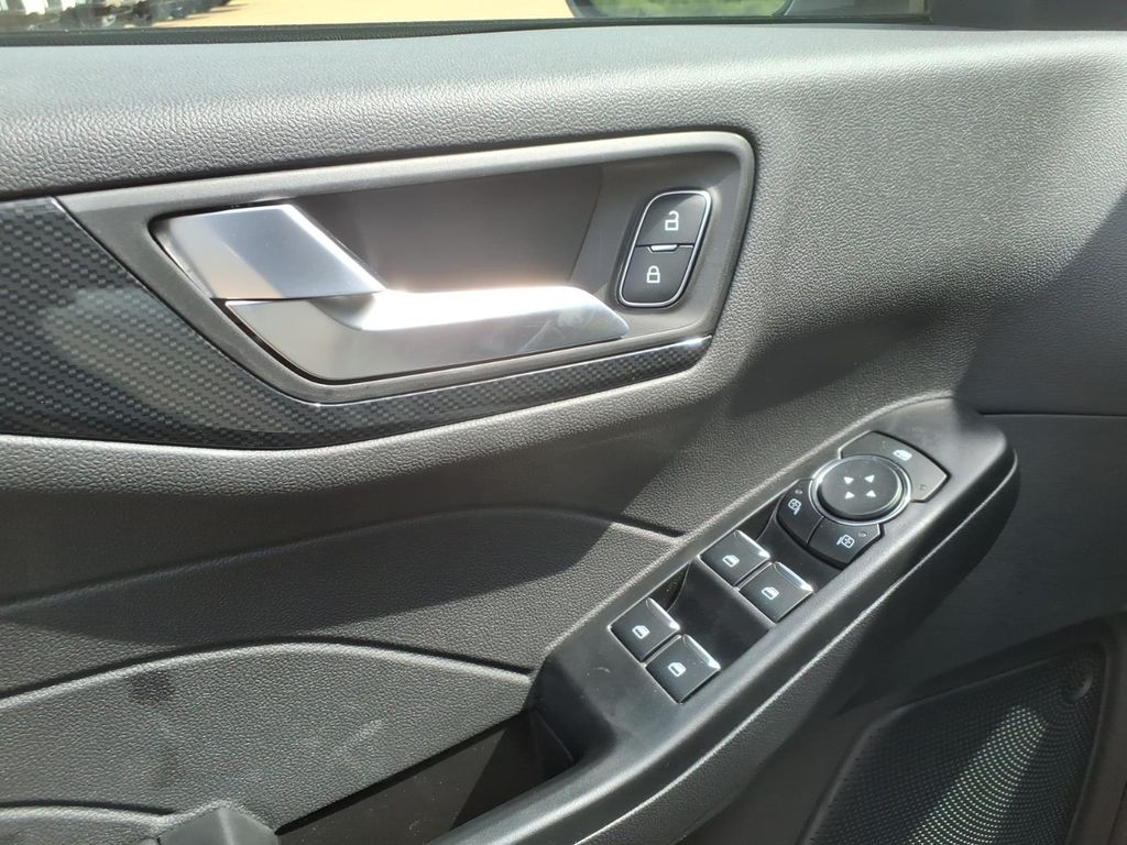 2026 Ford Escape ST-Line - Photo 10