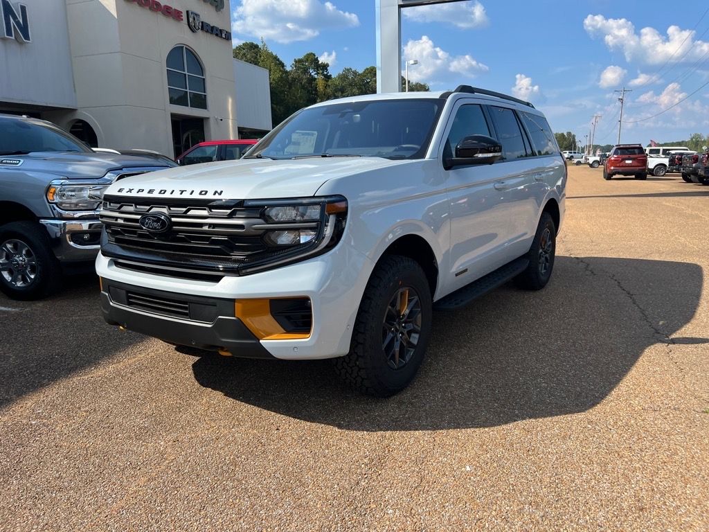 2025 Ford Expedition Tremor's photo