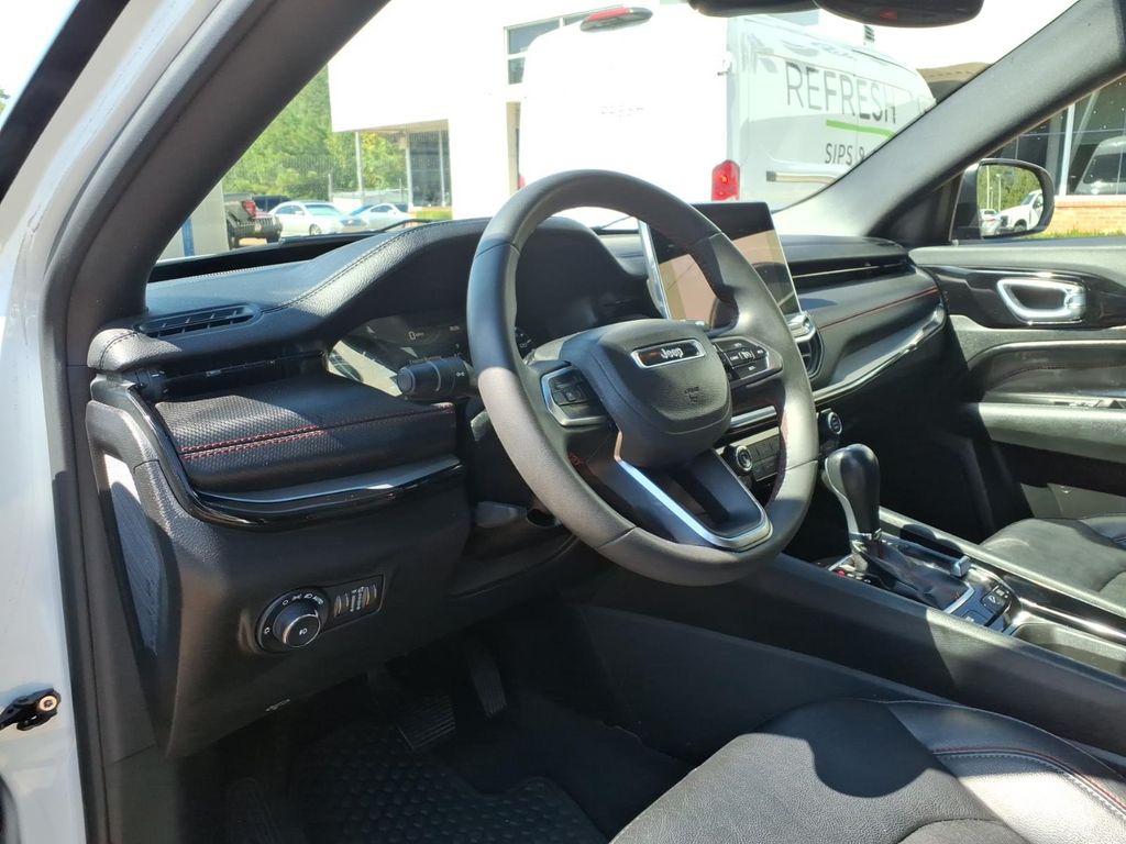 2025 Jeep Compass Trailhawk - Photo 9