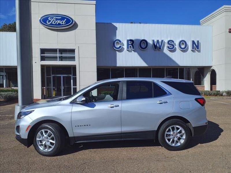 Used 2022 Chevrolet Equinox LT with VIN 3GNAXTEV5NL139936 for sale in Louisville, MS