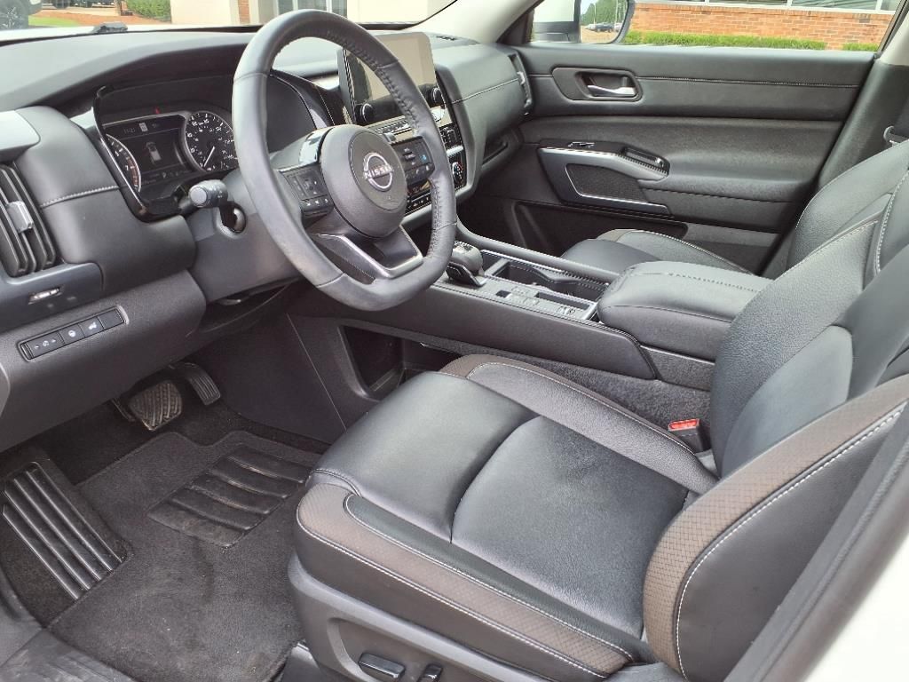 2024 Nissan Pathfinder SL - Photo 9