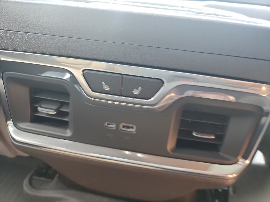 2024 Chevrolet Silverado 1500 LTZ - Photo 9