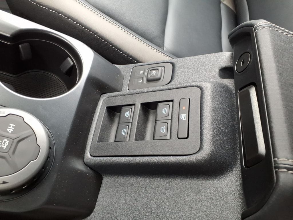 2025 Ford Bronco 4-Door Outer Banks - Photo 16